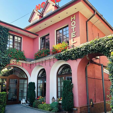 Hotel Restaurant Boss Miłosław المظهر الخارجي الصورة