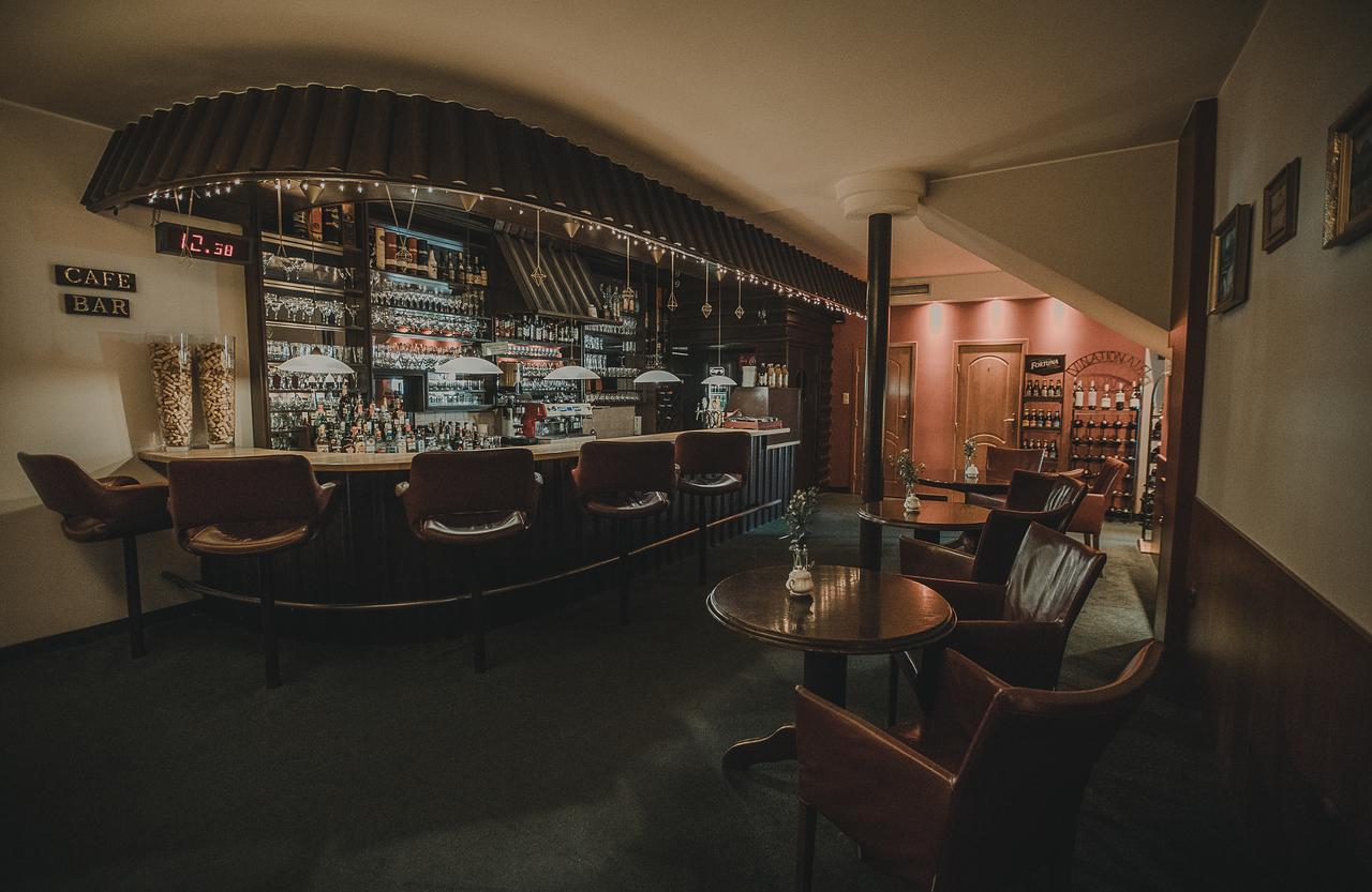 Hotel Restaurant Boss Miłosław المظهر الخارجي الصورة